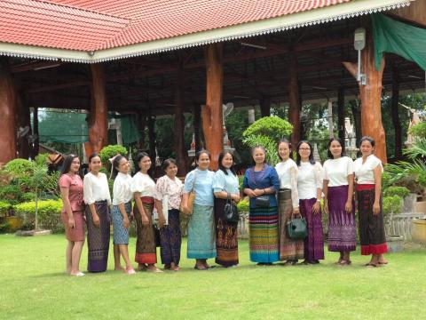 วันออกพรรษา ถวายภัตตาหารเพล ณ วัดบ้านยาง ต.ลำดวน อ.กระสัง จ.บุรี