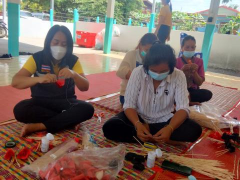 กิจกรรมทำดอกไม้จันทน์