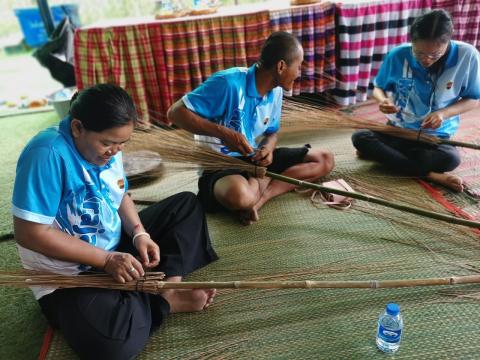 ส่งเสริมอาชีพให้กับประชาชน